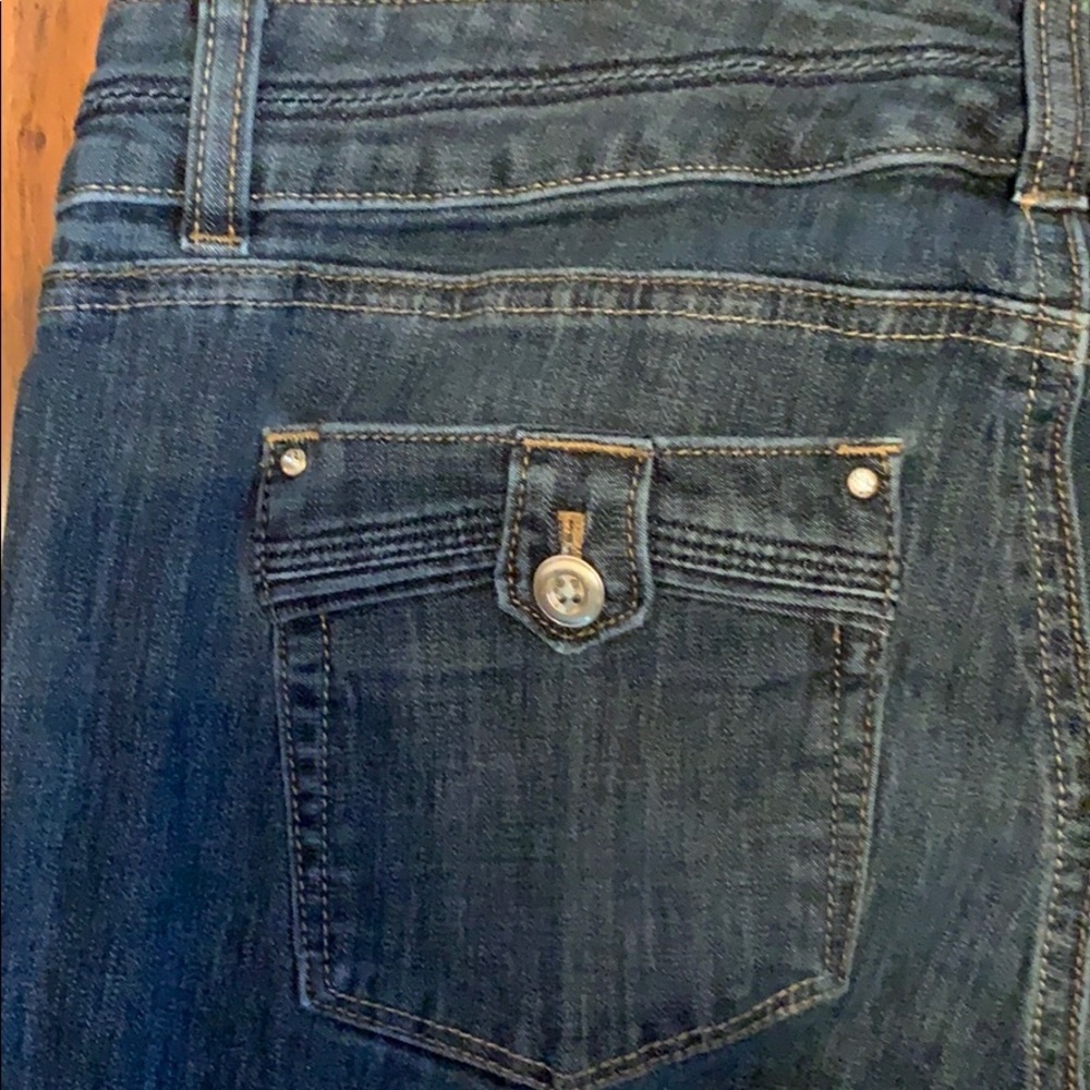 White House Black Market  Flare leg Size 4 short - Picture 5 of 7